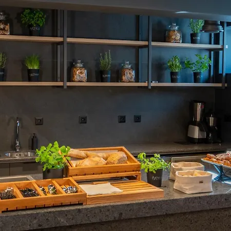 Umi Hotel