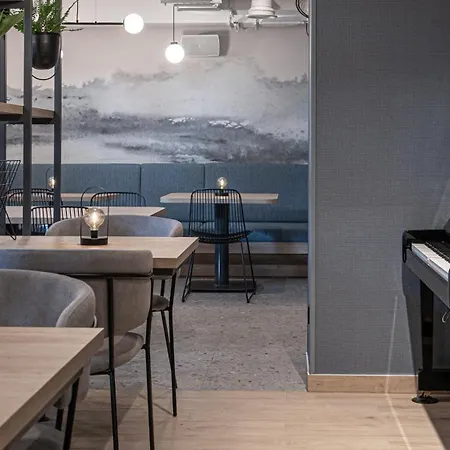 Umi Hotel 3*